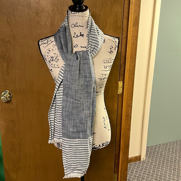 Scarf - Picture 1 of 5